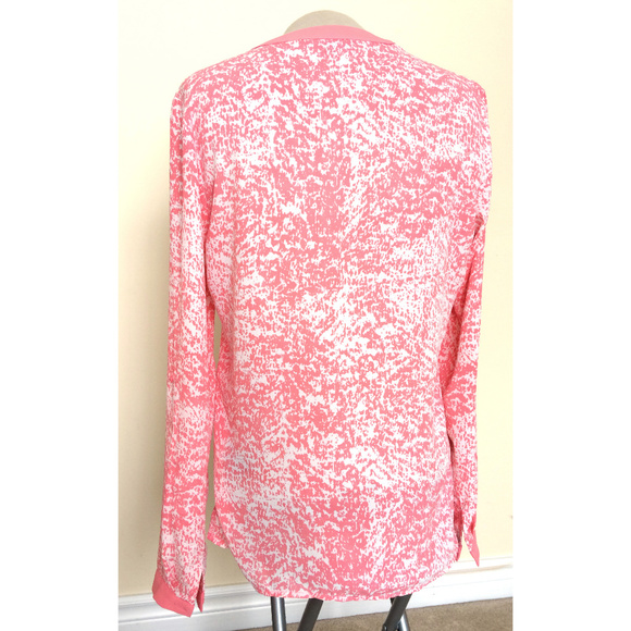 Kenneth Cole Pink White V-Neck Blouse S - Picture 2 of 4